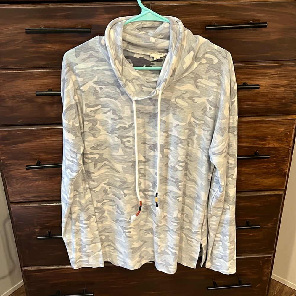 Light camo sweater with drawstring cowl neck